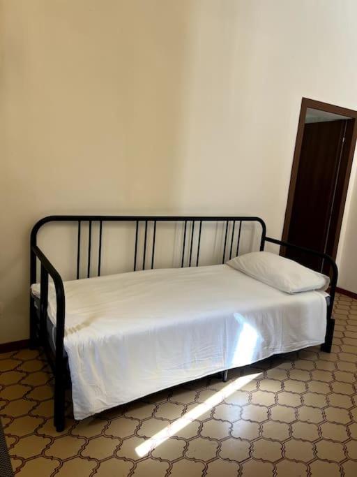 100 Mt To Station Venezia,free Parking,shuttle Airport Gorizia Apartamento